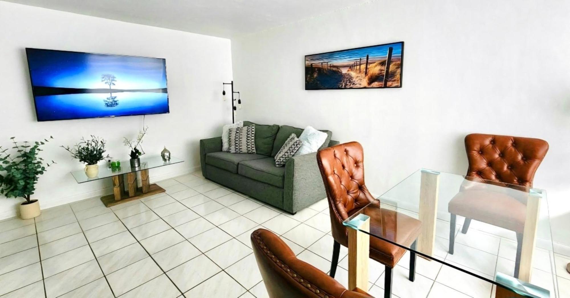 Bayfront Apartment Breathtaking Views- One Bedroom W Balcony- Living Room -Free Parking Майами-Бич Номер фото